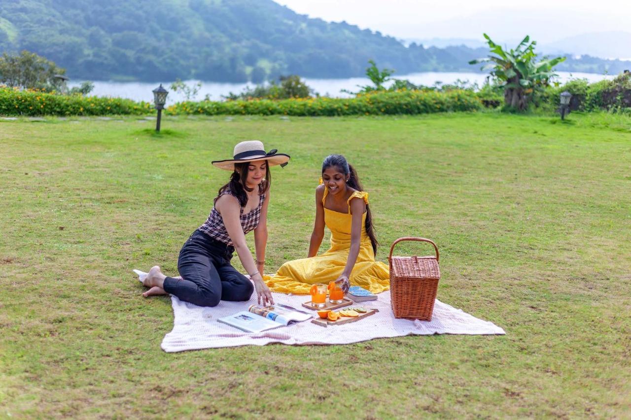 Stayvista'S Shivom Villa 2 - A Serene Escape With Views Of The Valley And Lake Lonavala Ngoại thất bức ảnh